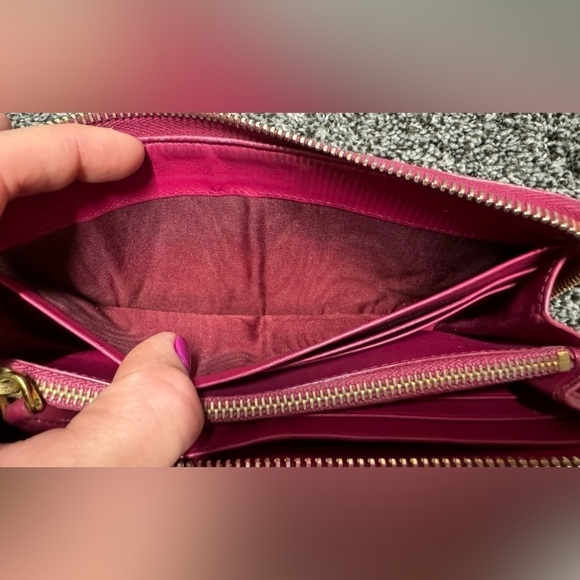 Prada wallet - Picture 10 of 16